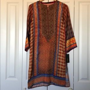 Limelight silk tunic /Embroidered on the front